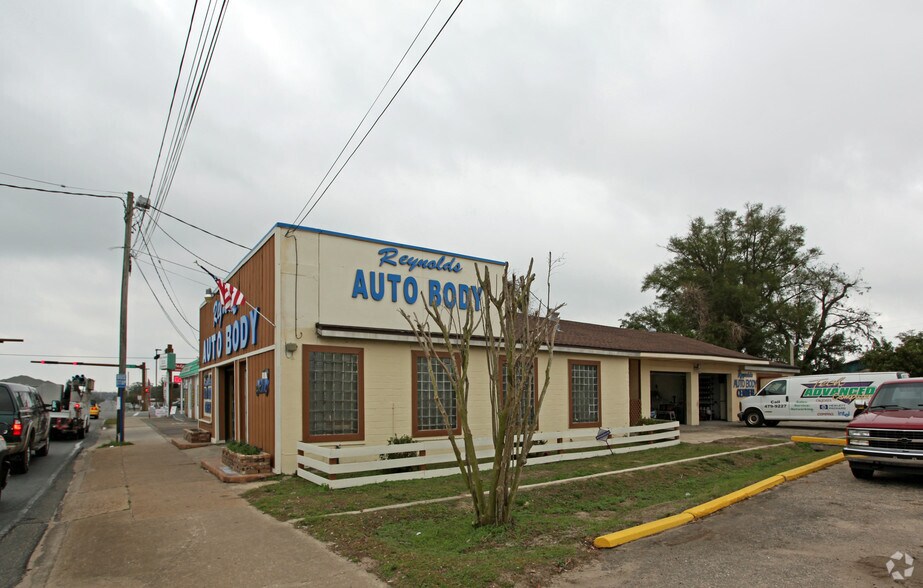 2107 W Cervantes St, Pensacola, FL à vendre - Photo du bâtiment - Image 3 de 4