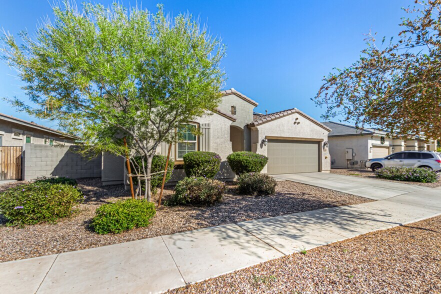 10838 W San Juan Ave, Phoenix, AZ à vendre - Photo du bâtiment - Image 3 de 43