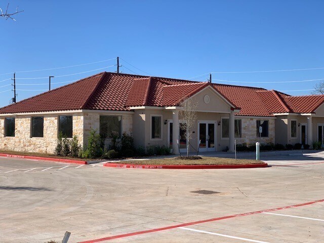7070 Knights Ct, Missouri City, TX à louer - Photo du bâtiment - Image 1 de 5