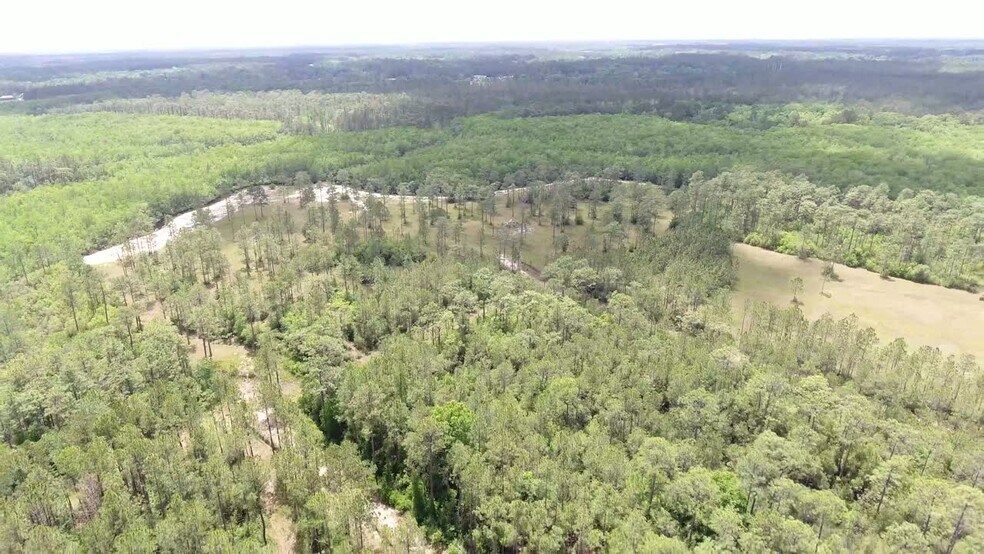 7001 Greenfields Rd, Moss Point, MS à vendre - Vidéo sur l’inscription commerciale - Image 2 de 5