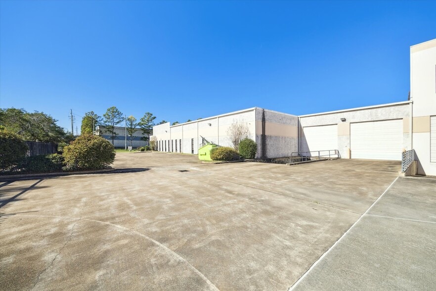 10770 Moss Ridge Rd, Houston, TX à louer - Photo du bâtiment - Image 3 de 4
