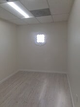 4150 W Peoria Ave, Phoenix, AZ for lease Interior Photo- Image 2 of 2