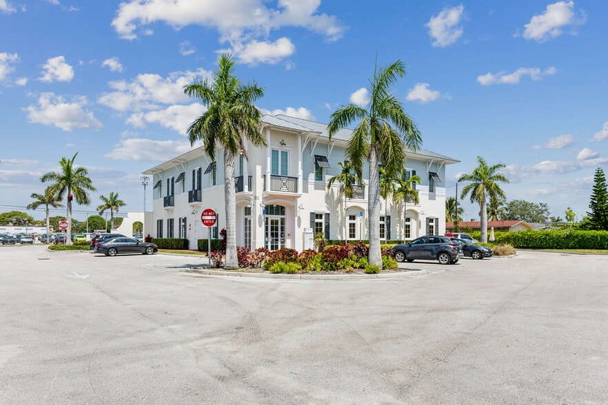 2645 N Federal Hwy, Delray Beach, FL à louer - Photo du bâtiment - Image 3 de 13