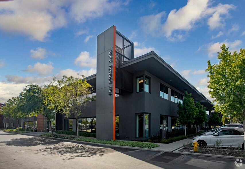 3062 Bunker Hill Ln, Santa Clara, CA for lease - Building Photo - Image 1 of 33