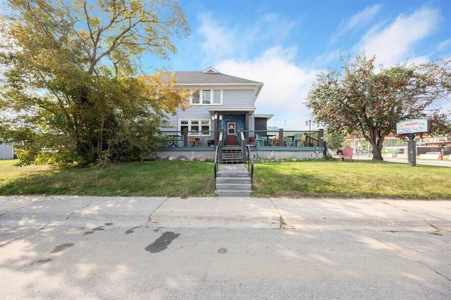 10015 Main St, Fort McMurray, AB à vendre - Photo du bâtiment - Image 2 de 35