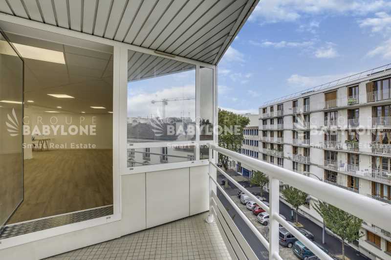 Bureau dans Issy-les-Moulineaux à louer - Photo du bâtiment - Image 3 de 11