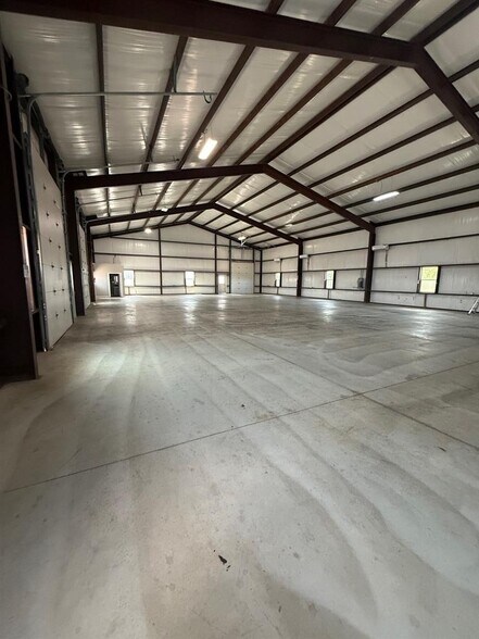 30307 Ranch Road 12, Dripping Springs, TX à louer - Photo du bâtiment - Image 2 de 8