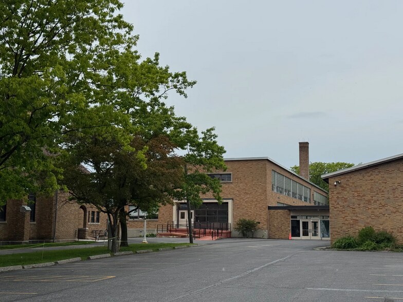 89 E Genesee St, Auburn, NY à vendre - Photo du bâtiment - Image 3 de 53