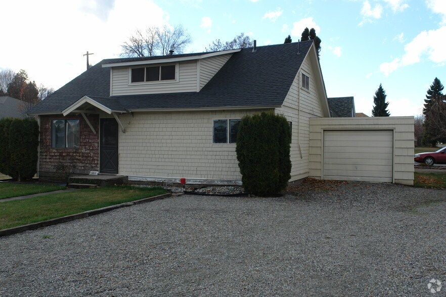 1813 N Government Way, Coeur d'Alene, ID à vendre - Photo du bâtiment - Image 2 de 35