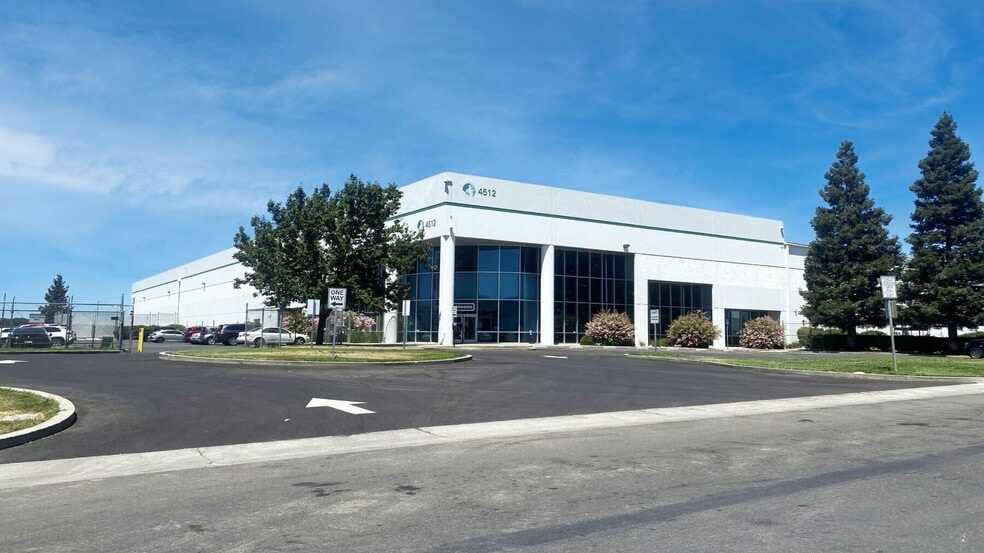 4512 Frontier Way, Stockton, CA for lease - Building Photo - Image 1 of 2