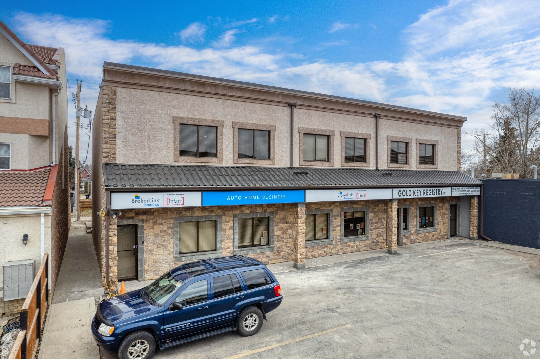 233 3rd Ave, Strathmore, AB for lease Primary Photo- Image 1 of 6