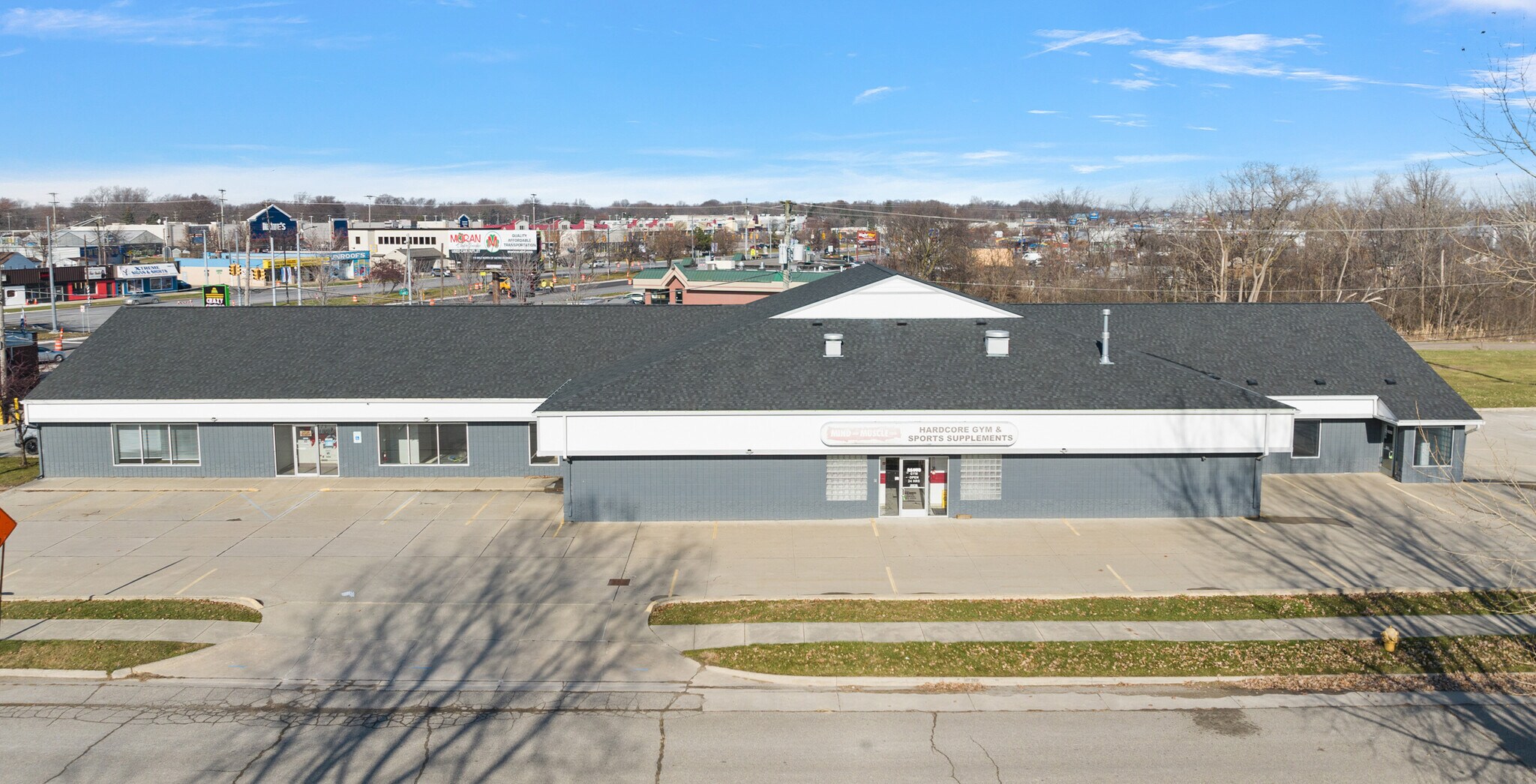 34736 S Gratiot Ave, Clinton Township, MI à vendre Photo du bâtiment- Image 1 de 5