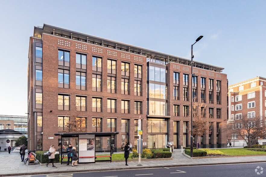 1 Carter Ln, Londres à louer - Photo du bâtiment - Image 2 de 8