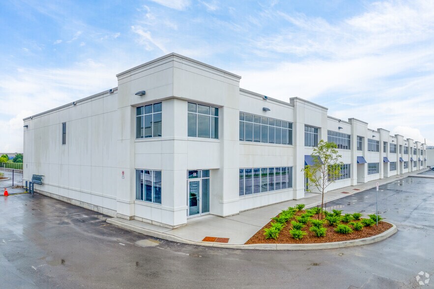 12555 Coleraine Dr, Caledon, ON à vendre - Photo du bâtiment - Image 2 de 4