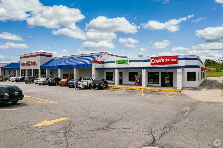 Bloomingdale Shopping Center portefeuille de 2 propriétés à vendre sur LoopNet.ca - Photo principale - Image 2 de 2