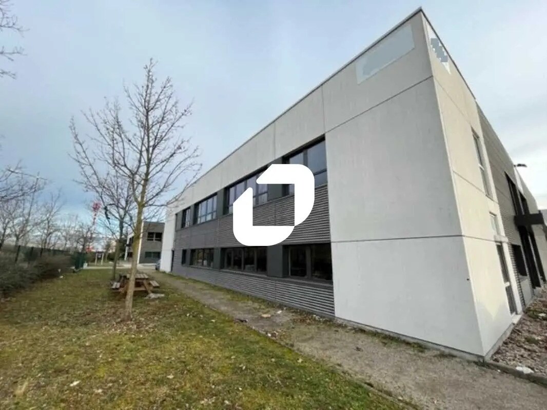 Flex in Saint-Priest for lease Building Photo- Image 1 of 14