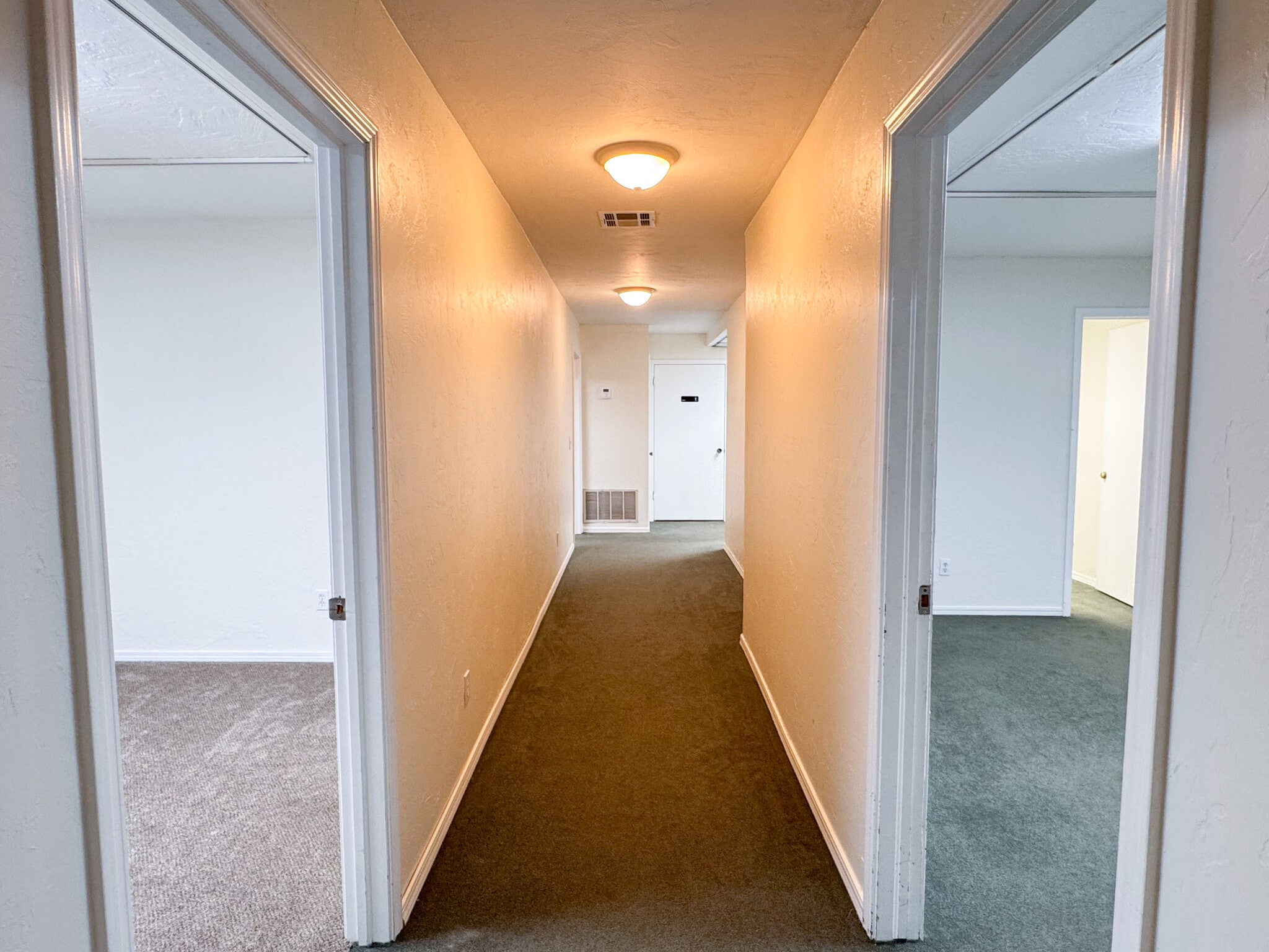 1624 Greenbriar Pl, Oklahoma City, OK for lease Interior Photo- Image 1 of 7