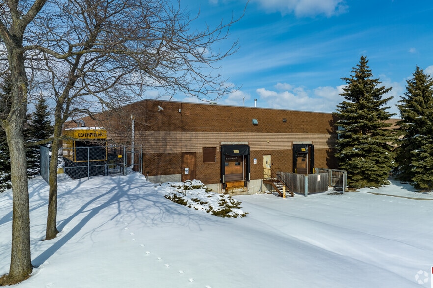 1851 Sandstone Mnr, Pickering, ON for lease - Building Photo - Image 3 of 13