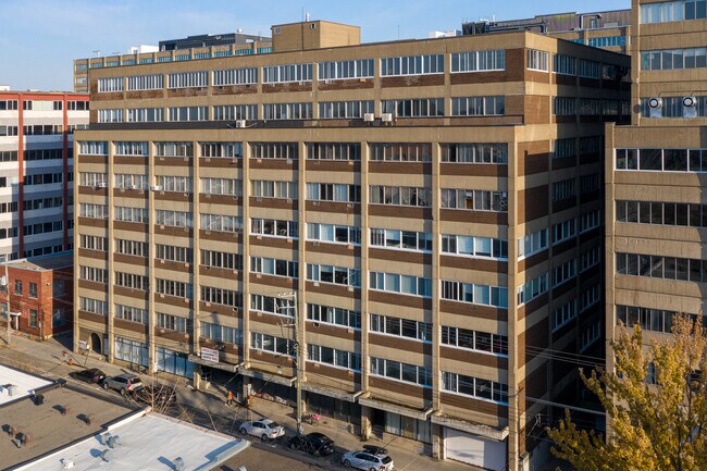 Plus de détails pour 5425 Av Casgrain, Montréal, QC - Bureau, Local d'activités à louer