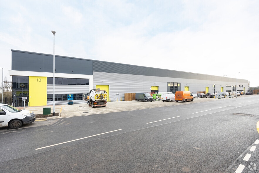 Chelmsford Rd, Rayleigh for lease - Building Photo - Image 2 of 18
