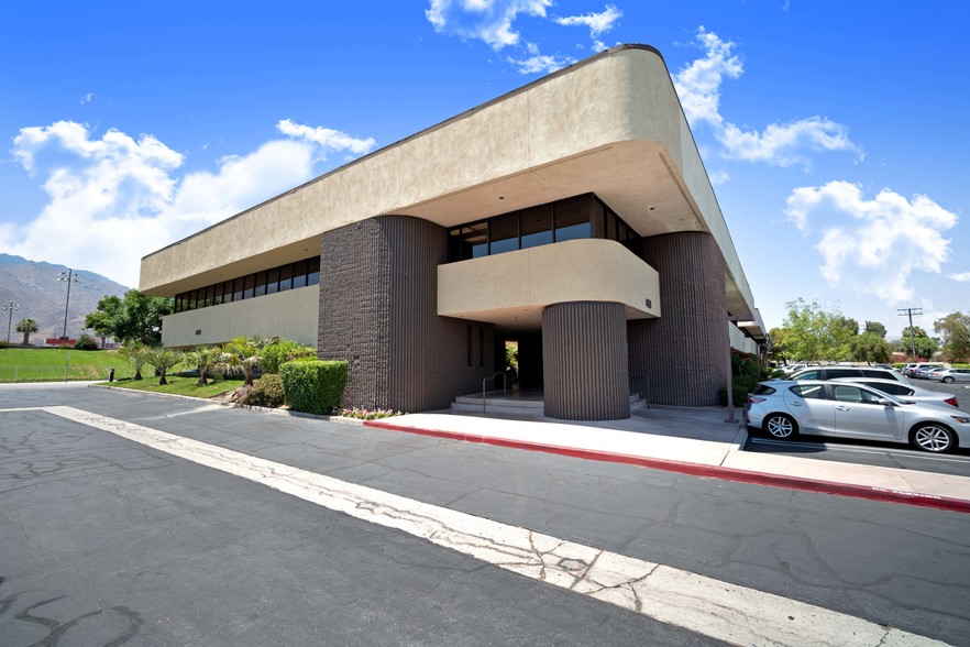 340 S Farrell Dr, Palm Springs, CA for lease - Building Photo - Image 1 of 23