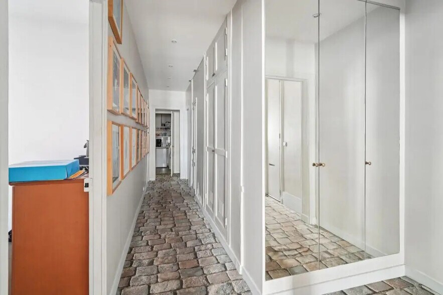 11 Rue Chateaubriand, Paris à louer - Photo du bâtiment - Image 3 de 9