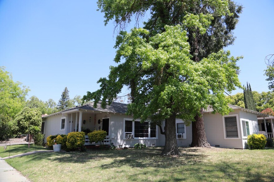301 E Morris Ave, Modesto, CA à vendre - Photo du bâtiment - Image 2 de 27