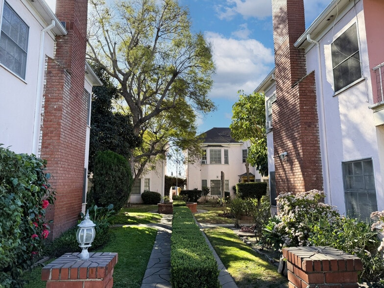 416 E Windsor Rd, Glendale, CA à vendre - Photo du bâtiment - Image 3 de 10