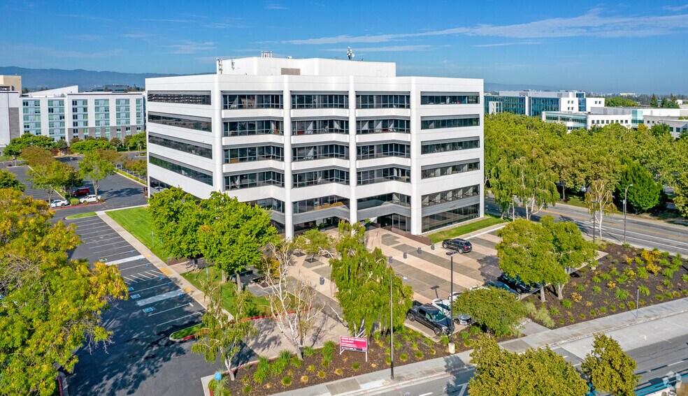 2107 N 1st St, San Jose, CA à louer - Photo du bâtiment - Image 2 de 5