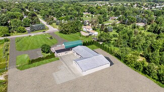 Plus de détails pour 28342 Pontiac Trl, South Lyon, MI - Commerce de détail à louer