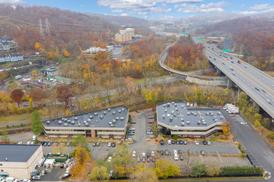 3 W Main St, Elmsford, NY à louer - Aérien - Image 2 de 22