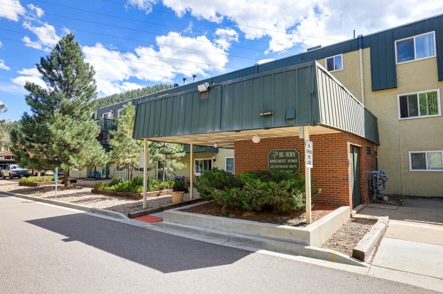 3201 Riverside Dr, Idaho Springs, CO à vendre - Photo du bâtiment - Image 2 de 22