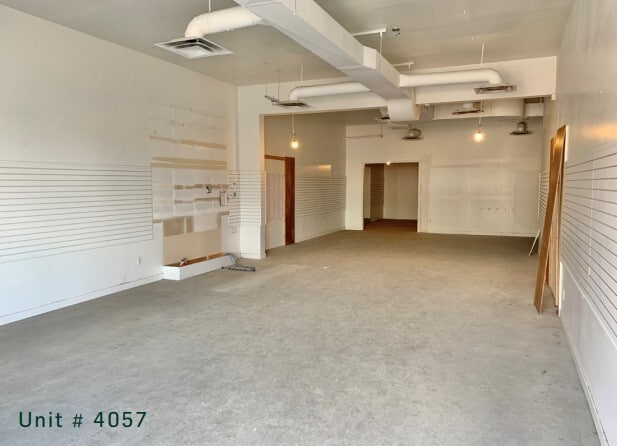 4050-4060 Albert St, Regina, SK à louer Photo du bâtiment- Image 1 de 1