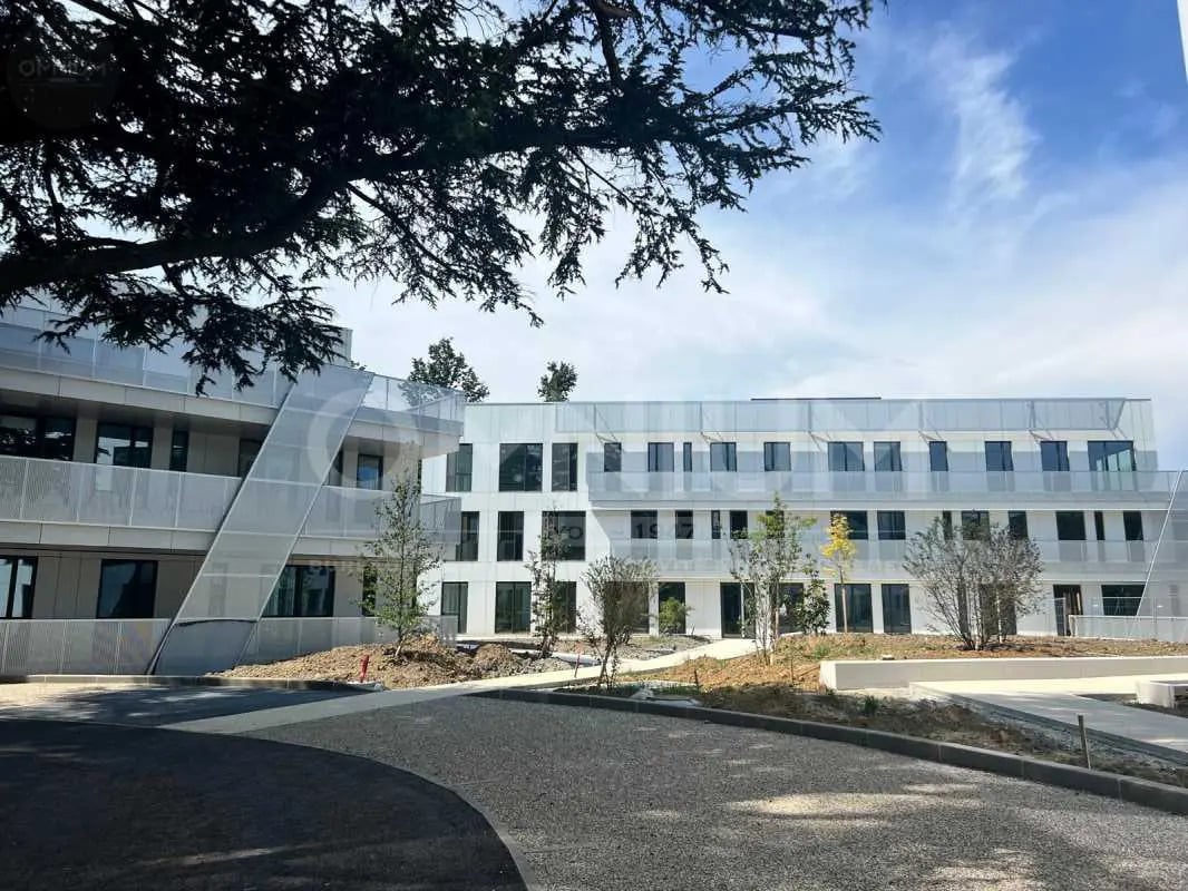 Office in Limonest for sale Primary Photo- Image 1 of 13