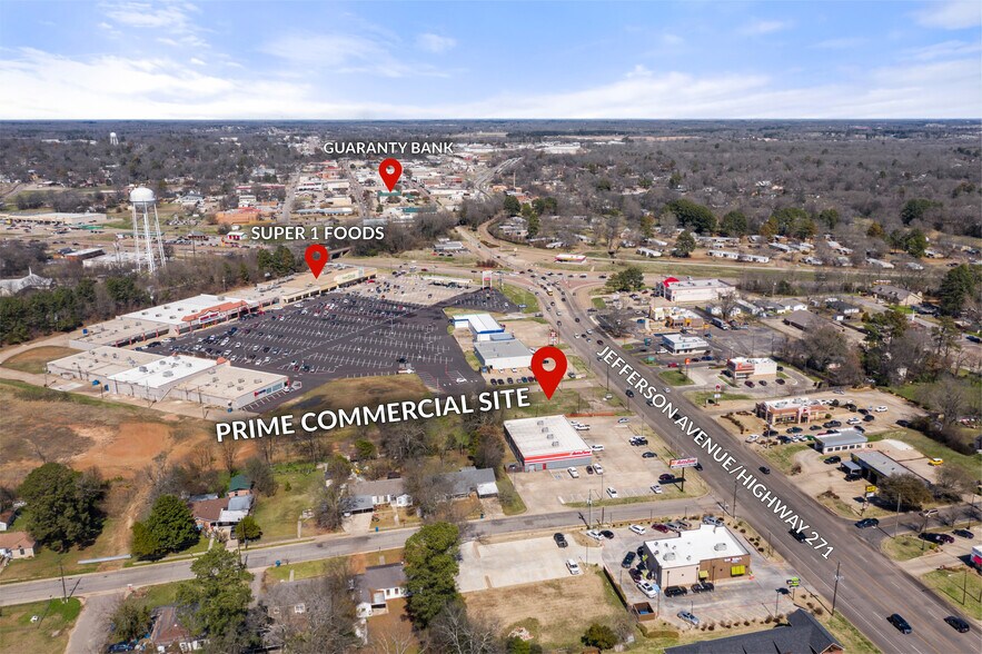 902 S Jefferson Ave, Mount Pleasant, TX à vendre - Photo du bâtiment - Image 1 de 15
