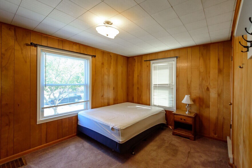 1108 Humphrey St, Monroe, MI à vendre - Photo intérieure - Image 2 de 50