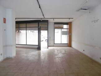 Plus de détails pour Multi-résidentiel à vendre