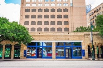 201 E 6th St, Austin, TX for lease Building Photo- Image 1 of 3