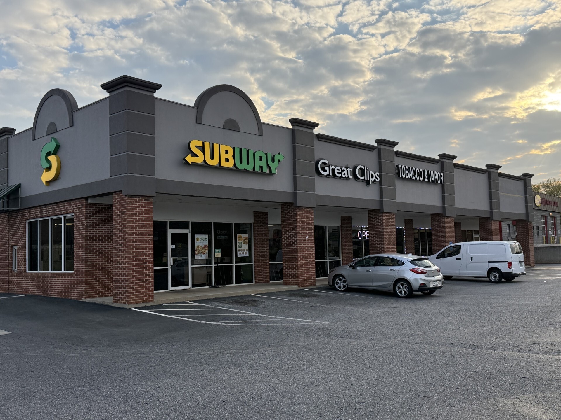 15 Ray E Talley Ct, Simpsonville, SC for sale Primary Photo- Image 1 of 6