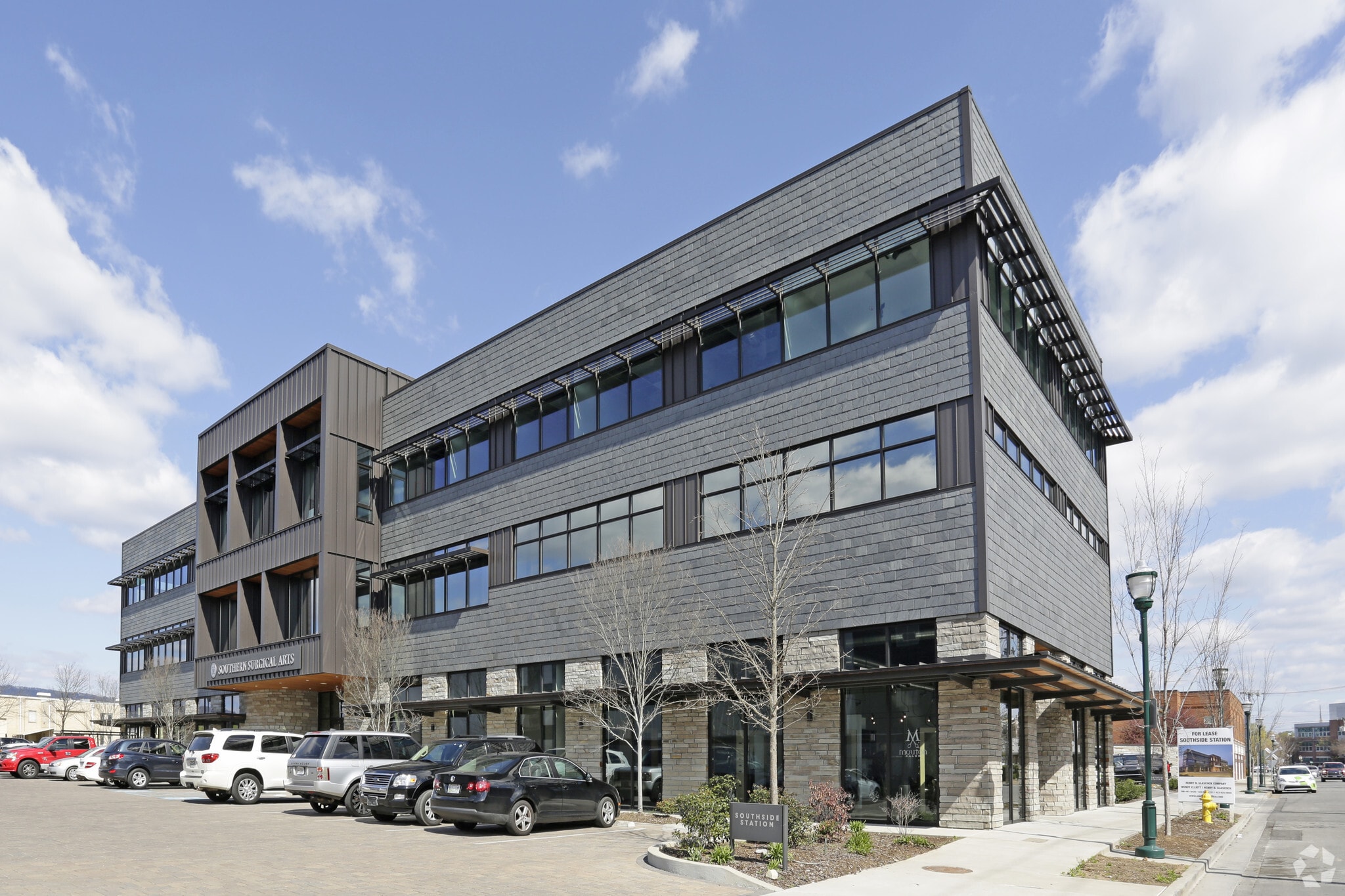 Downtown Chattanooga, TN, Chattanooga, TN for sale Primary Photo- Image 1 of 18