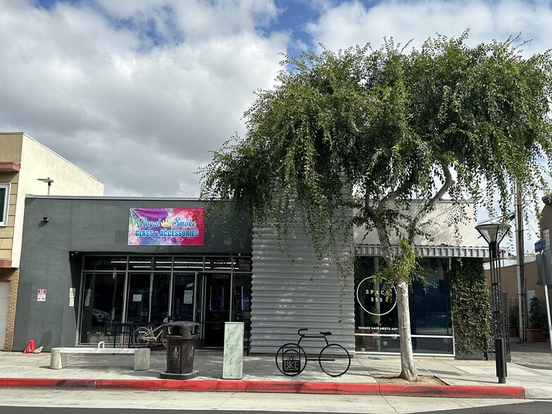 827-833 E 4th St, Long Beach, CA for lease - Building Photo - Image 2 of 16