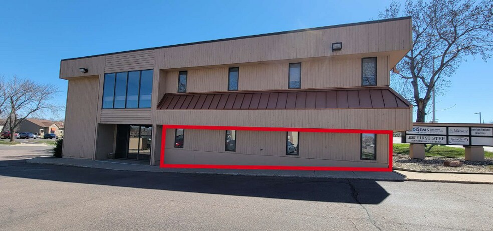 4320 S Louise Ave, Sioux Falls, SD à louer - Photo du bâtiment - Image 2 de 9