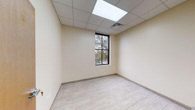 7701 Little Rd, New Port Richey, FL for lease Interior Photo- Image 1 of 2