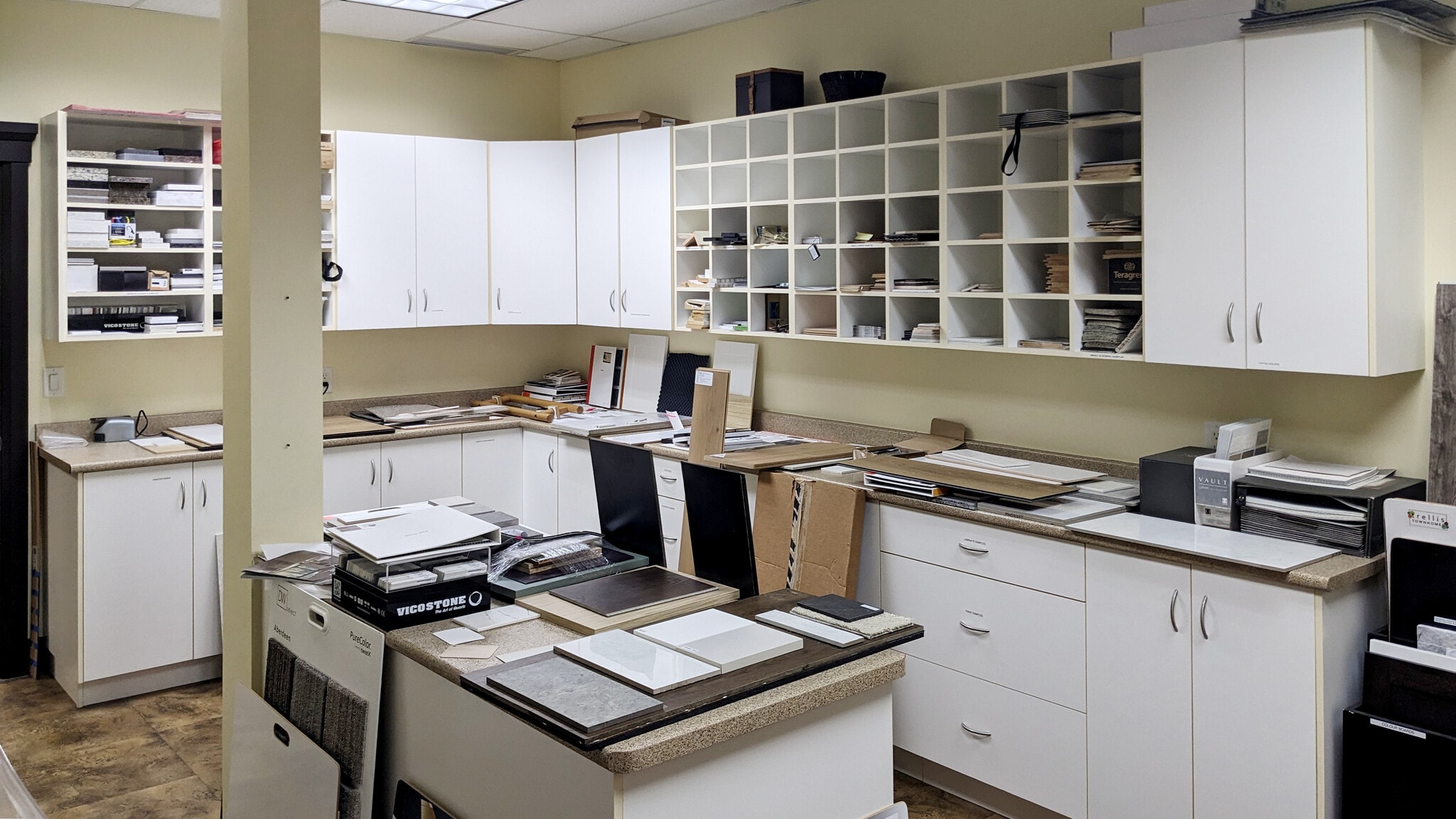 2190 W Railway St, Abbotsford, BC à louer Photo intérieure- Image 1 de 6