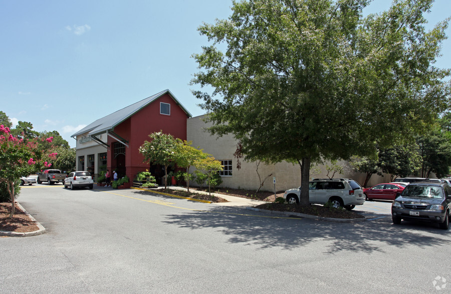 845-927 Houston Northcutt Blvd, Mt Pleasant, SC for lease - Building Photo - Image 1 of 11