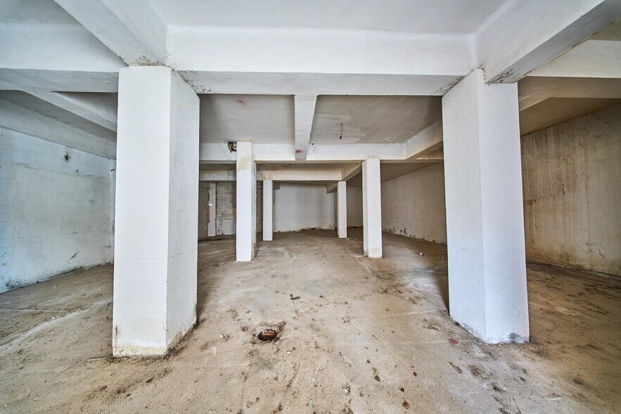 de Mora, Baza, Granada for sale - Interior Photo - Image 3 of 9