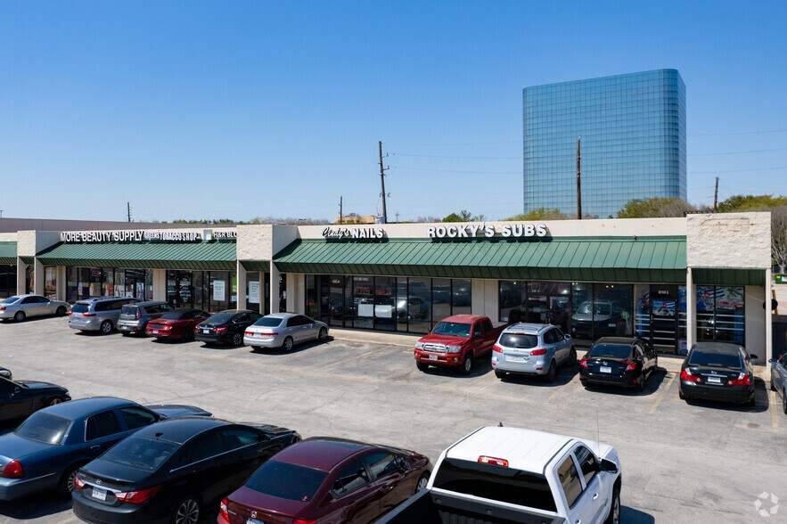 210 W Greens Rd, Houston, TX à louer - Photo du bâtiment - Image 3 de 5