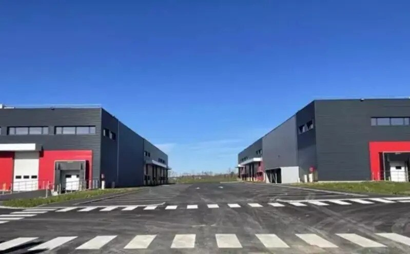 Flex dans Heyrieux à louer - Photo du bâtiment - Image 2 de 21