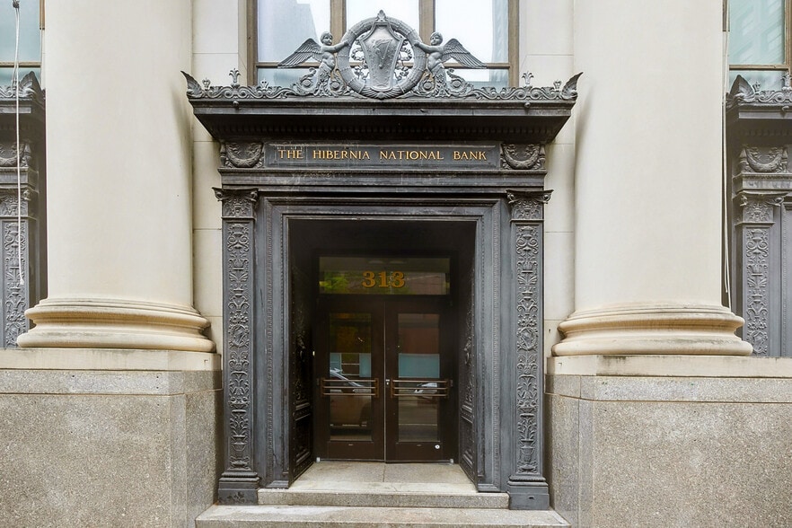 812 Gravier St, New Orleans, LA for lease - Building Photo - Image 2 of 35