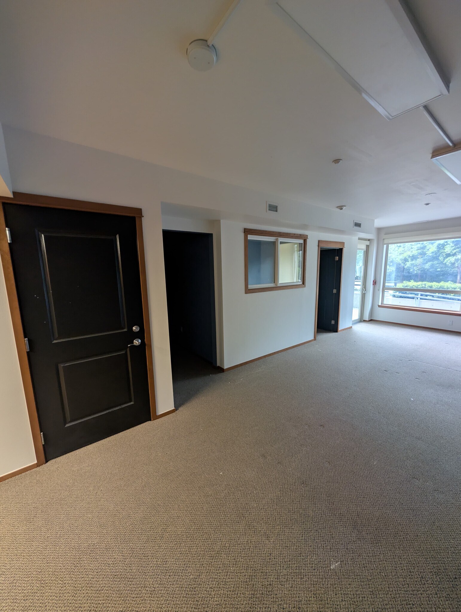 2630 77th Ave SE, Mercer Island, WA for lease Interior Photo- Image 1 of 6